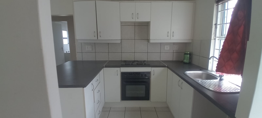 To Let 2 Bedroom Property for Rent in Okennedyville Western Cape